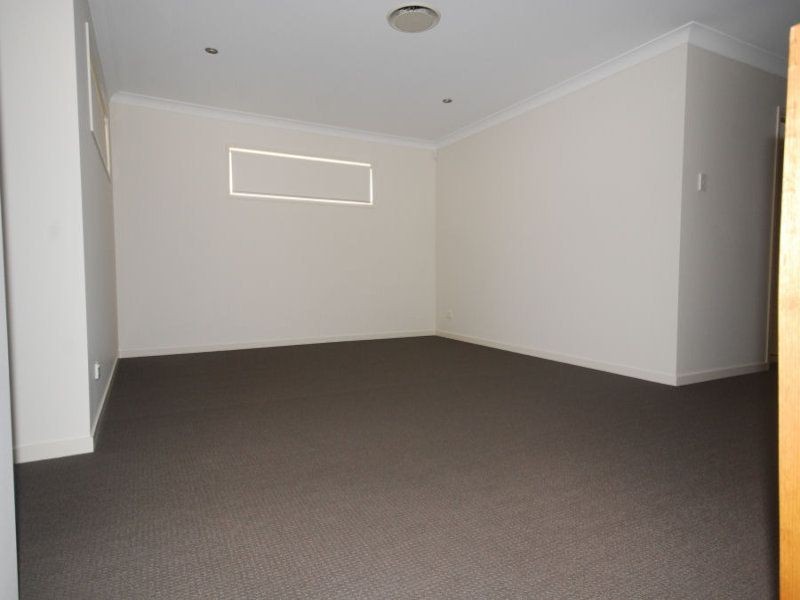 12 Apulia Place, Bridgeman Downs QLD 4035