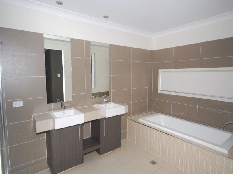 12 Apulia Place, Bridgeman Downs QLD 4035