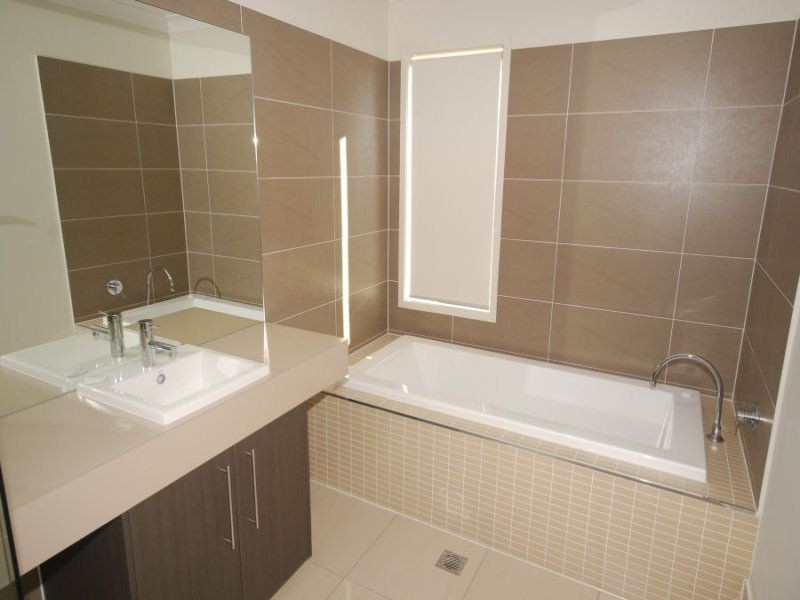 12 Apulia Place, Bridgeman Downs QLD 4035