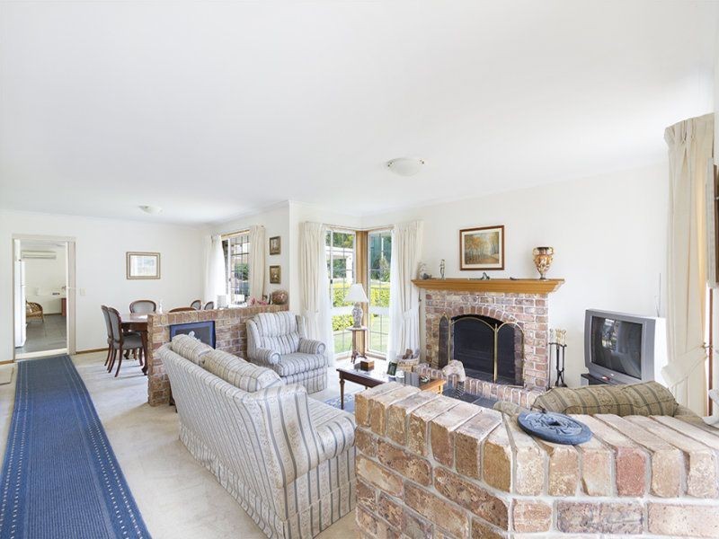 12 Tilquin St, The Gap QLD 4061
