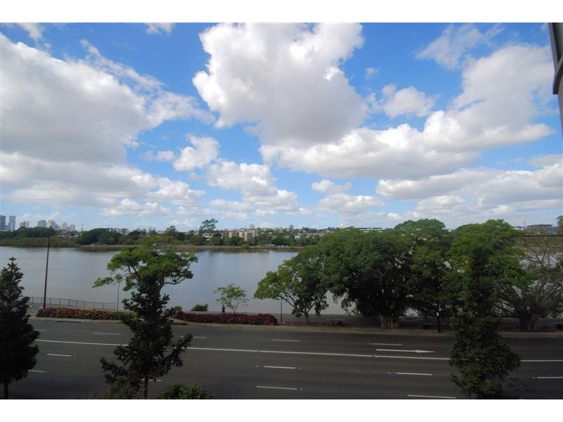 523 Coronation Drive, Toowong QLD 4066