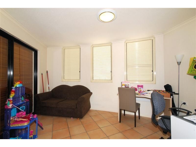 523 Coronation Drive, Toowong QLD 4066