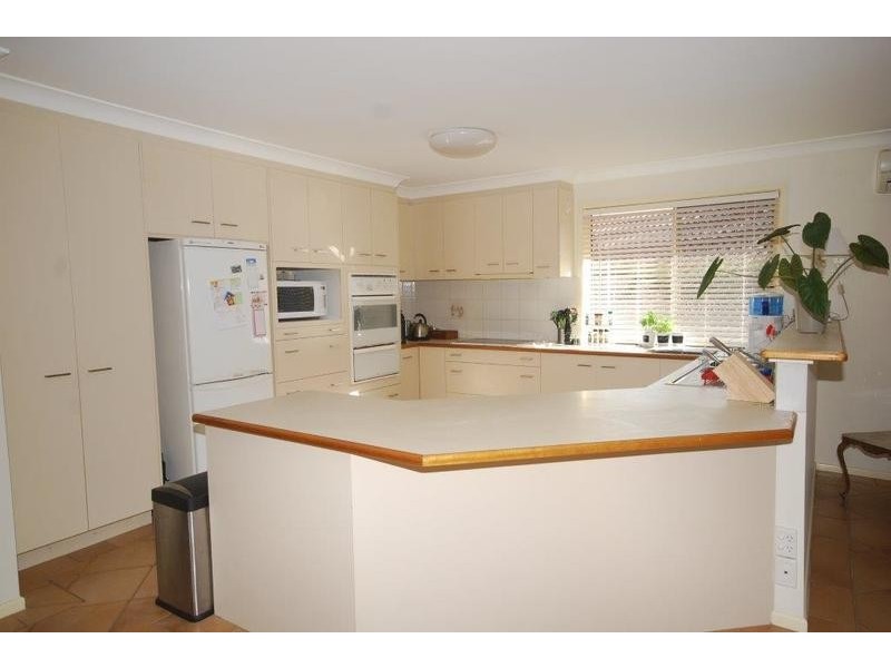 20 Oxford Crescent, Bridgeman Downs QLD 4035