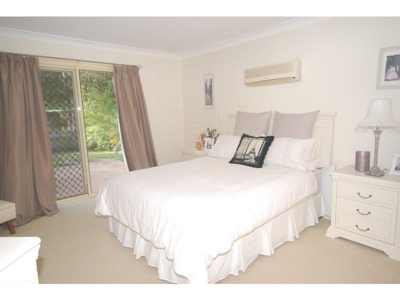 20 Oxford Crescent, Bridgeman Downs QLD 4035