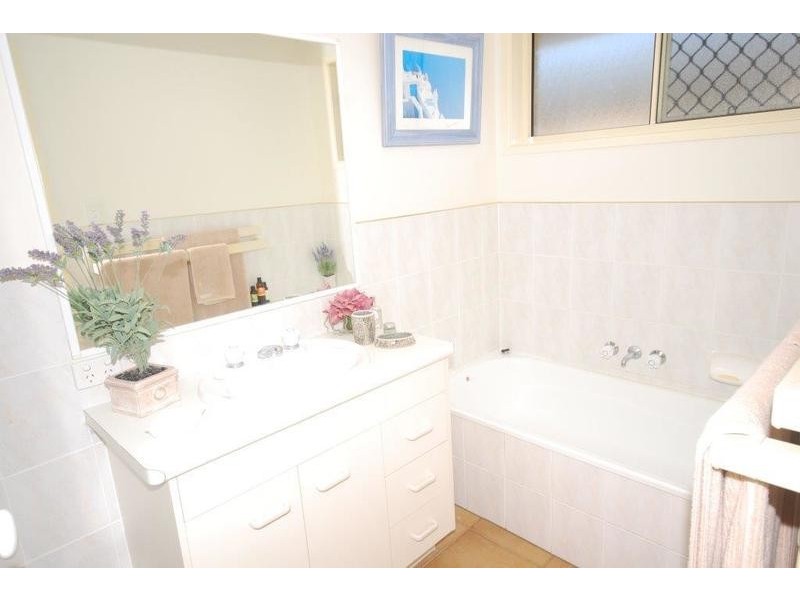 20 Oxford Crescent, Bridgeman Downs QLD 4035