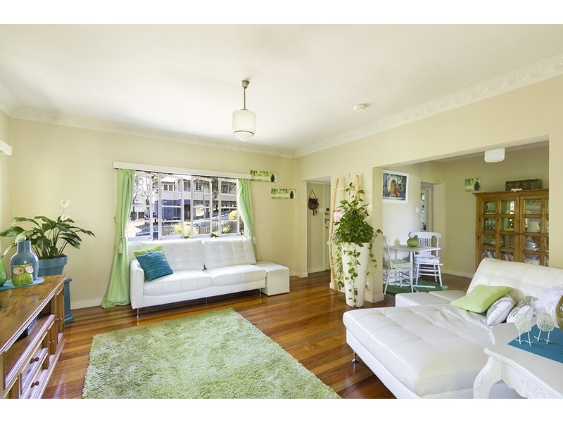 10 Terang Street, Newmarket QLD 4051