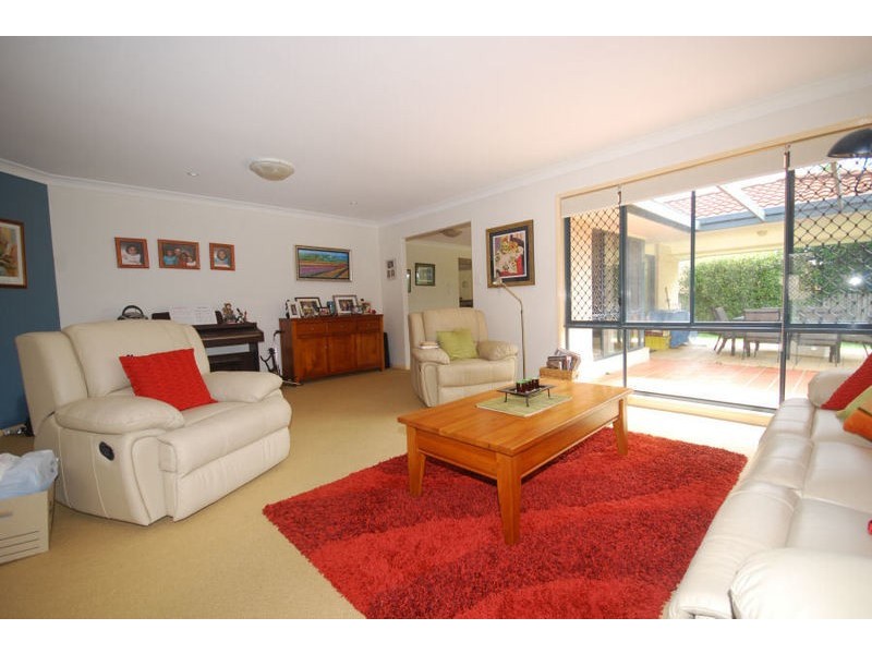 11 Edinburgh Close, Upper Kedron QLD 4055