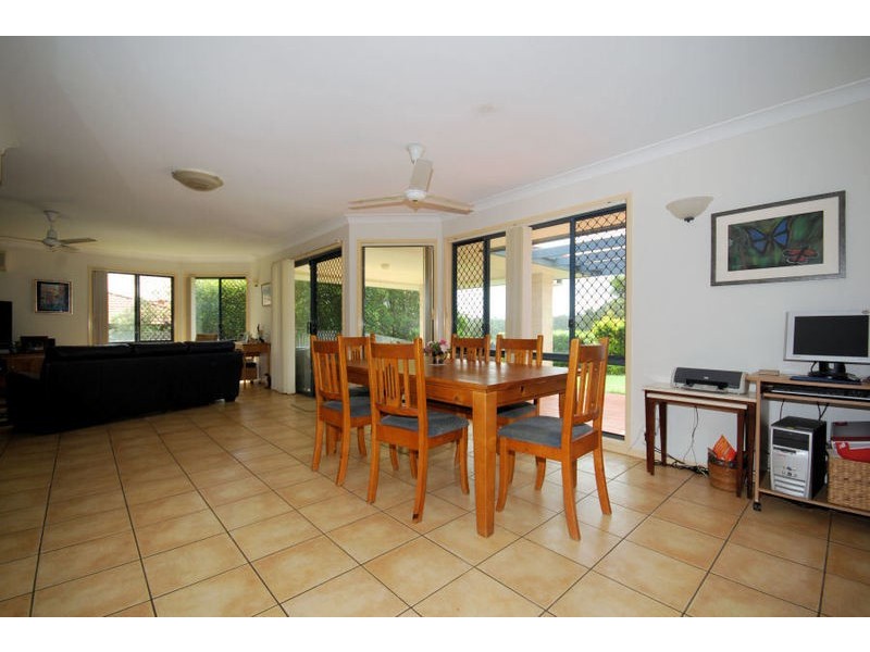 11 Edinburgh Close, Upper Kedron QLD 4055