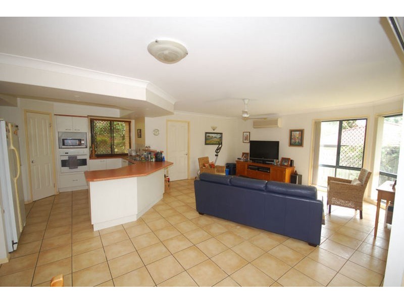 11 Edinburgh Close, Upper Kedron QLD 4055