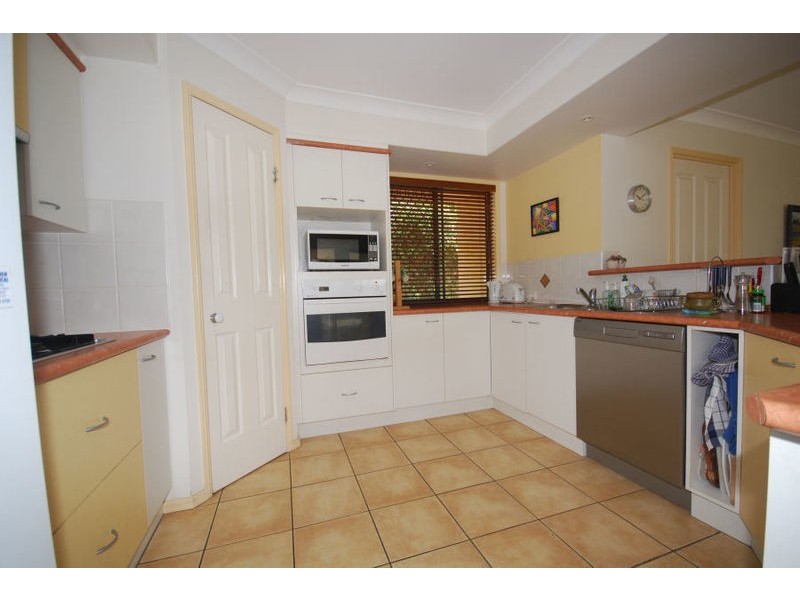 11 Edinburgh Close, Upper Kedron QLD 4055