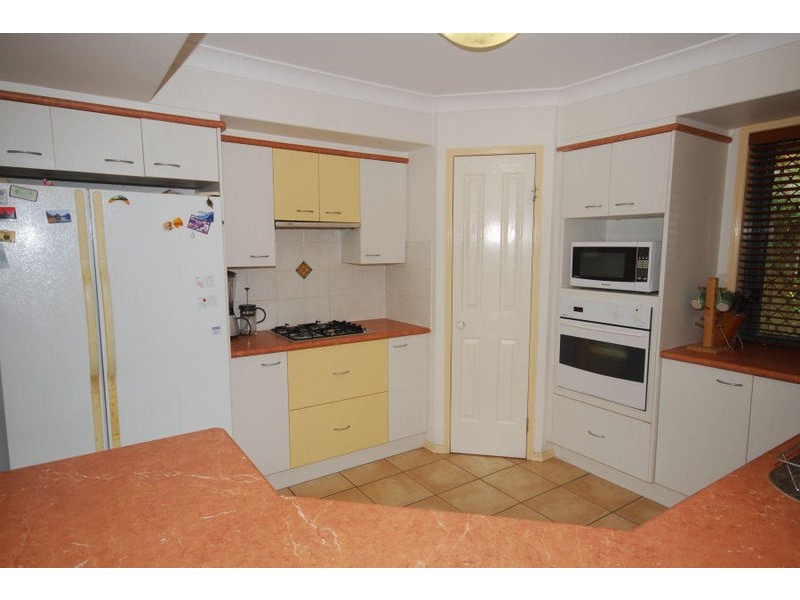 11 Edinburgh Close, Upper Kedron QLD 4055