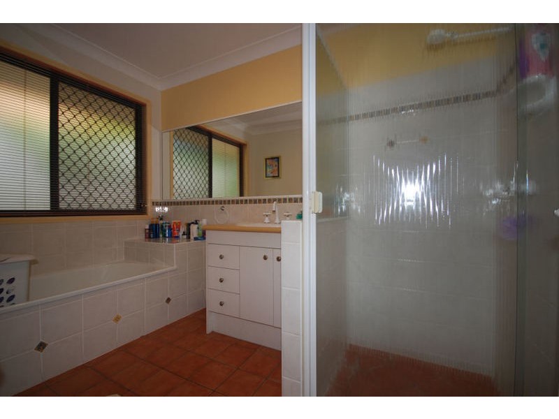 11 Edinburgh Close, Upper Kedron QLD 4055