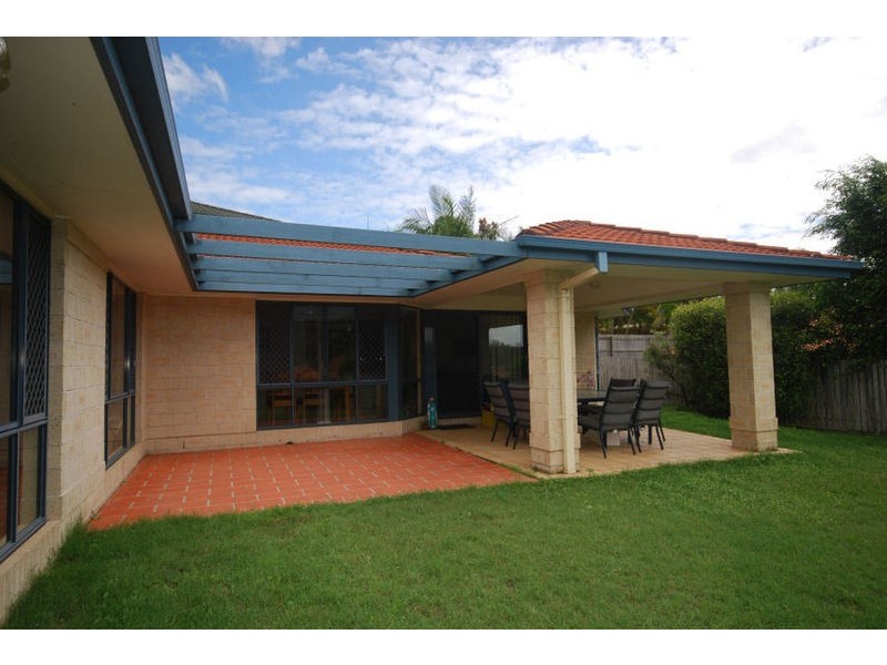11 Edinburgh Close, Upper Kedron QLD 4055