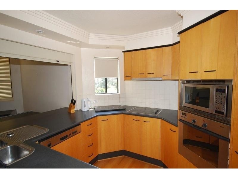 8/523 Coronation Drive, Toowong QLD 4066