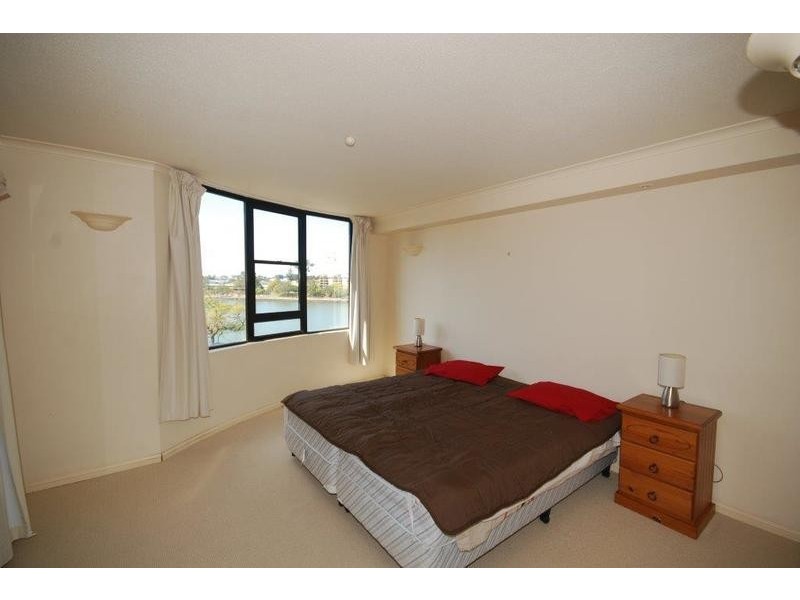 8/523 Coronation Drive, Toowong QLD 4066