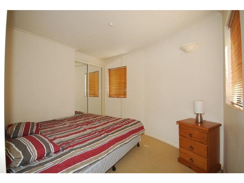 8/523 Coronation Drive, Toowong QLD 4066