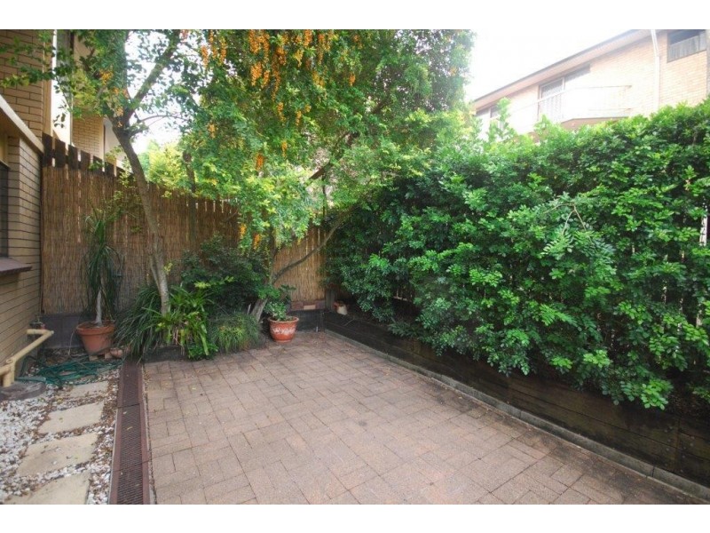 5/156 Clarence Rd, Indooroopilly QLD 4068