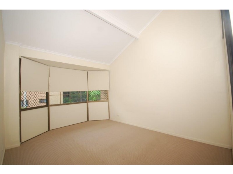 5/156 Clarence Rd, Indooroopilly QLD 4068