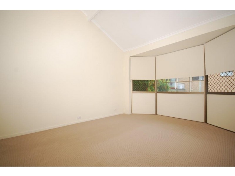 5/156 Clarence Rd, Indooroopilly QLD 4068