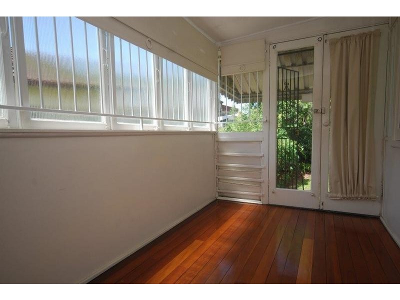6 Stewart Place, Ashgrove QLD 4060