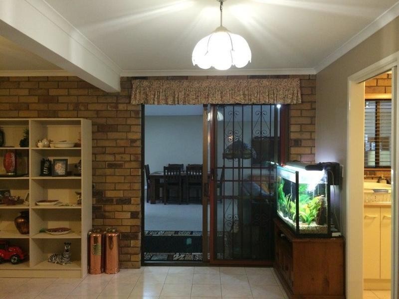 19 Whitecastle Street, Carindale QLD 4152