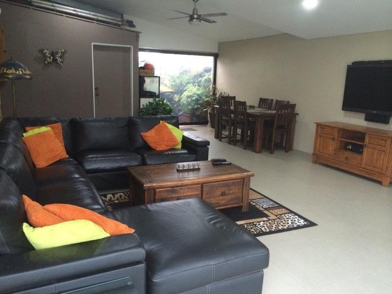 19 Whitecastle Street, Carindale QLD 4152