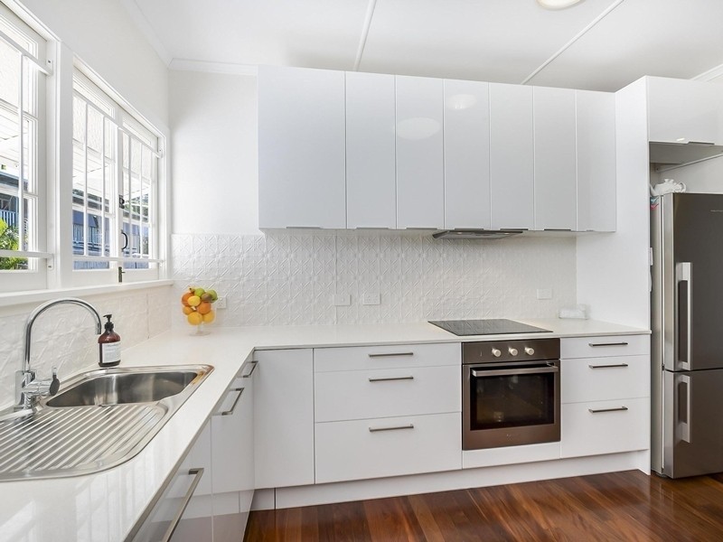 64 Gatton Street, Mount Gravatt East QLD 4122