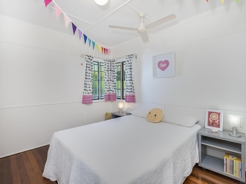 64 Gatton Street, Mount Gravatt East QLD 4122