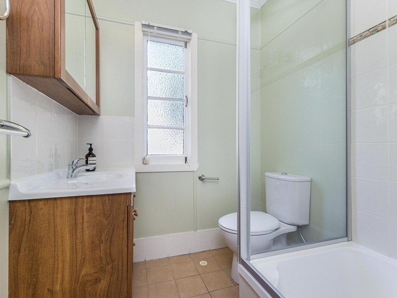 64 Gatton Street, Mount Gravatt East QLD 4122