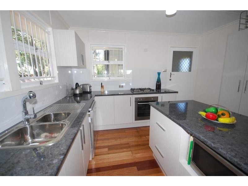 316 Kitchener Road, Stafford Heights QLD 4053