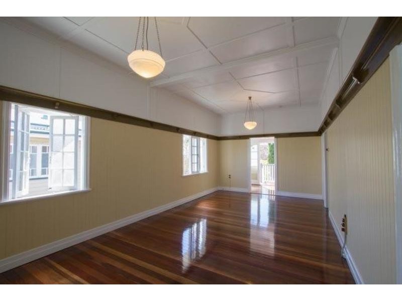 5 Castle Street, Fairfield QLD 4103