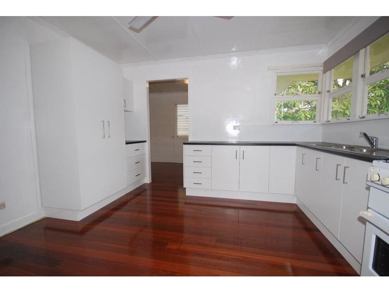 32 Sedgemoor Street, Stafford Heights QLD 4053