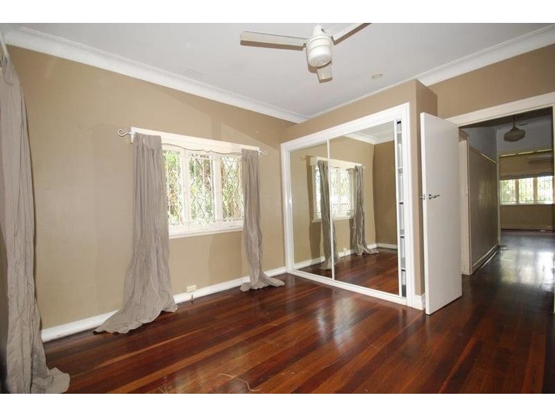 124 Frasers Road, Ashgrove QLD 4060