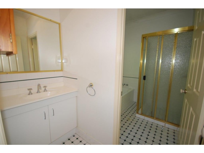 17 Wollundry Place, The Gap QLD 4061