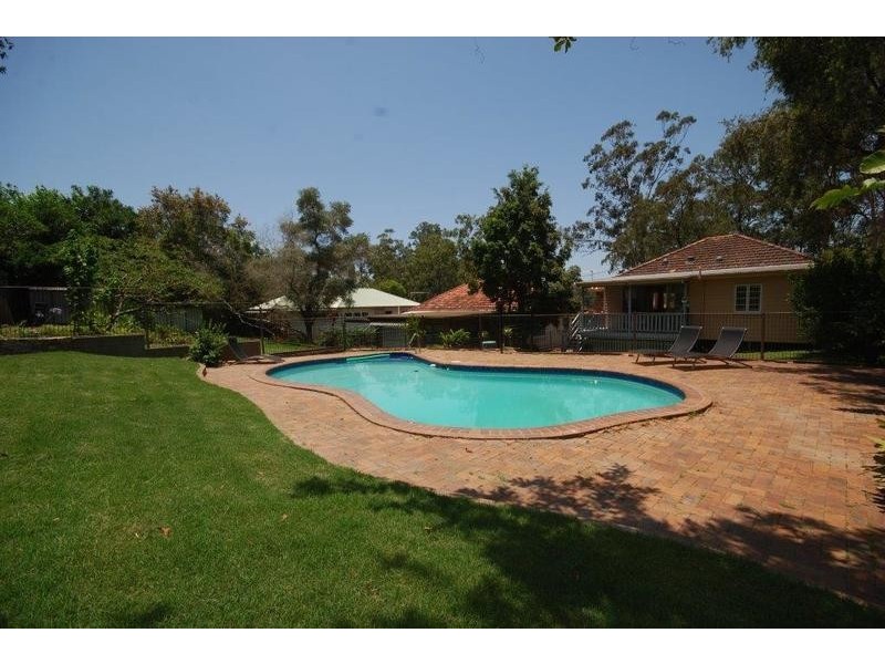 16 David Avenue, Bardon QLD 4065
