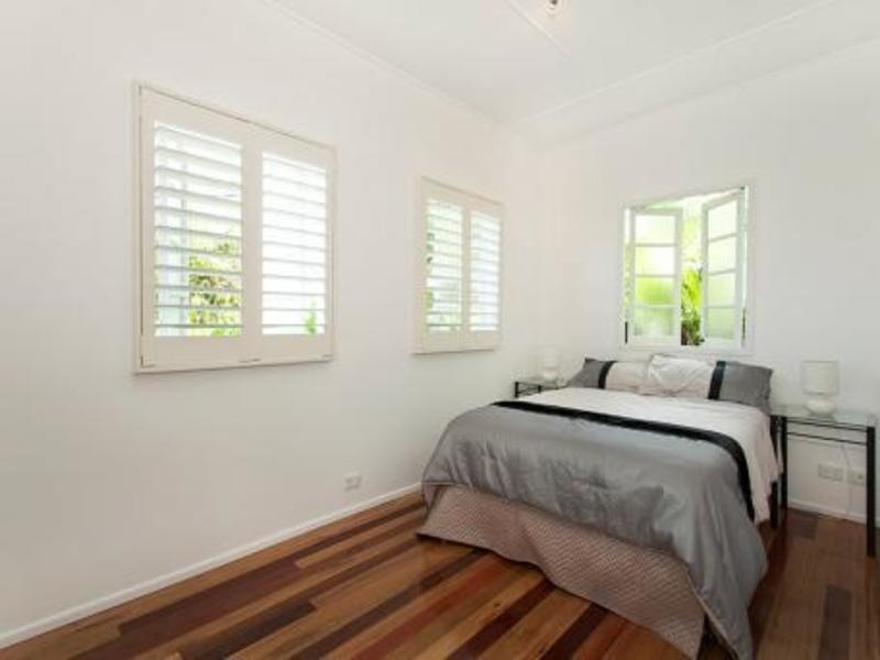 80 Imperial Ave, Cannon Hill QLD 4170