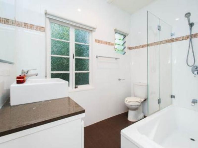 80 Imperial Ave, Cannon Hill QLD 4170