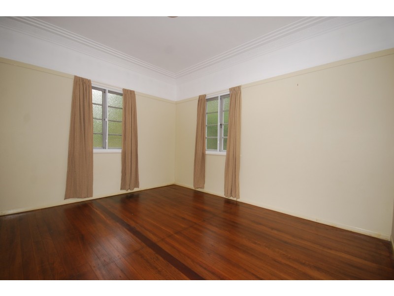 16 Young Street, Red Hill QLD 4059