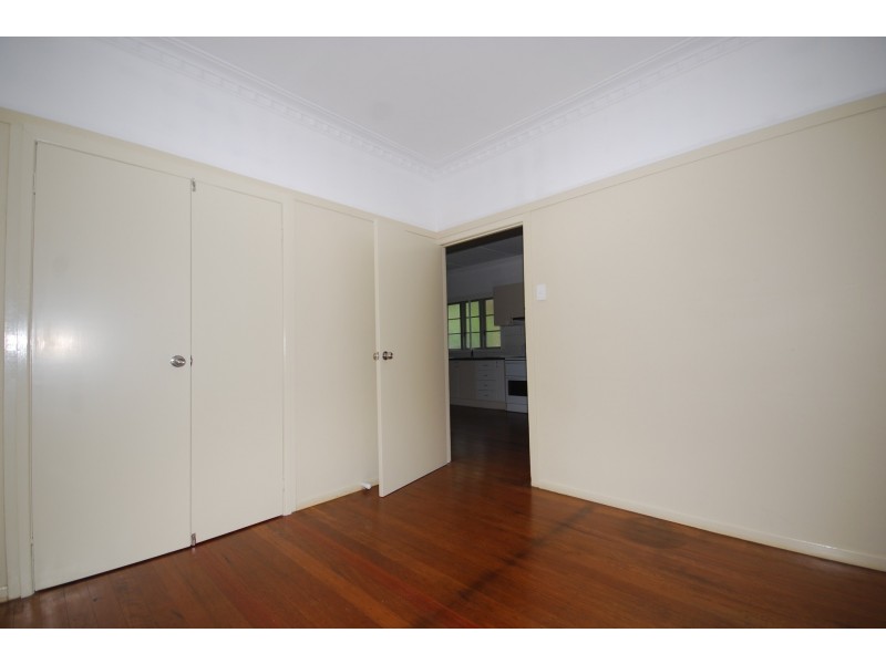 16 Young Street, Red Hill QLD 4059