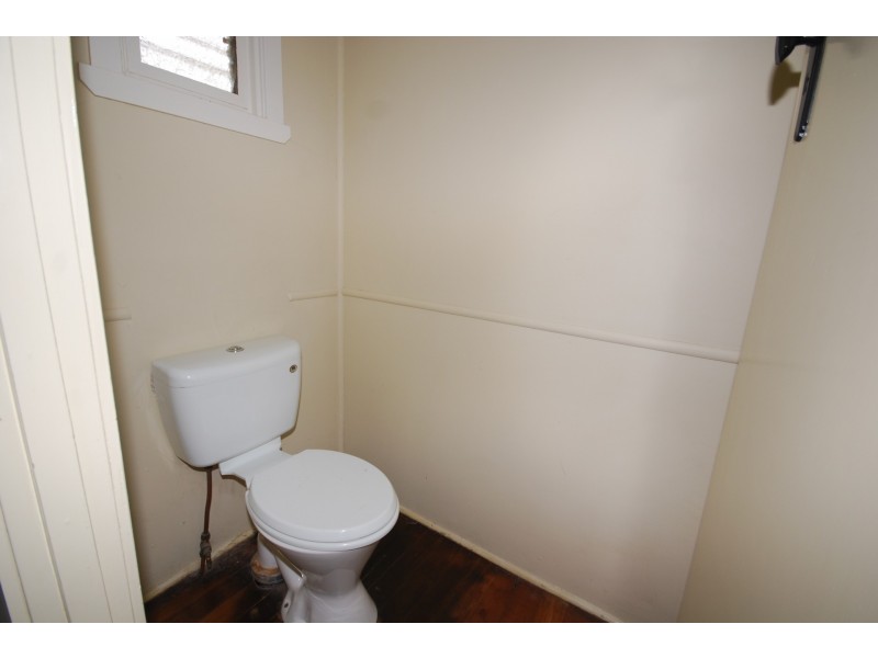 16 Young Street, Red Hill QLD 4059