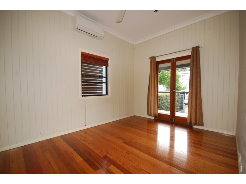 2 Bank Street, Windsor QLD 4030