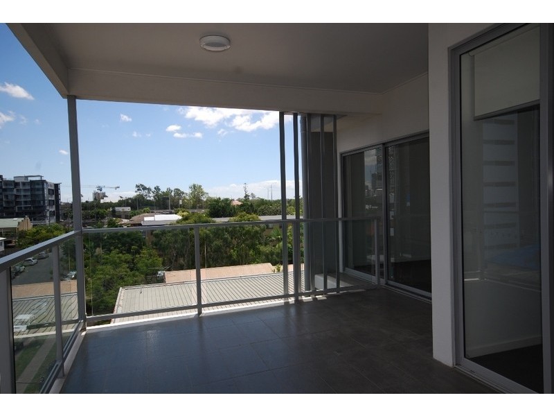 17/28 Carl Street, Woolloongabba QLD 4102