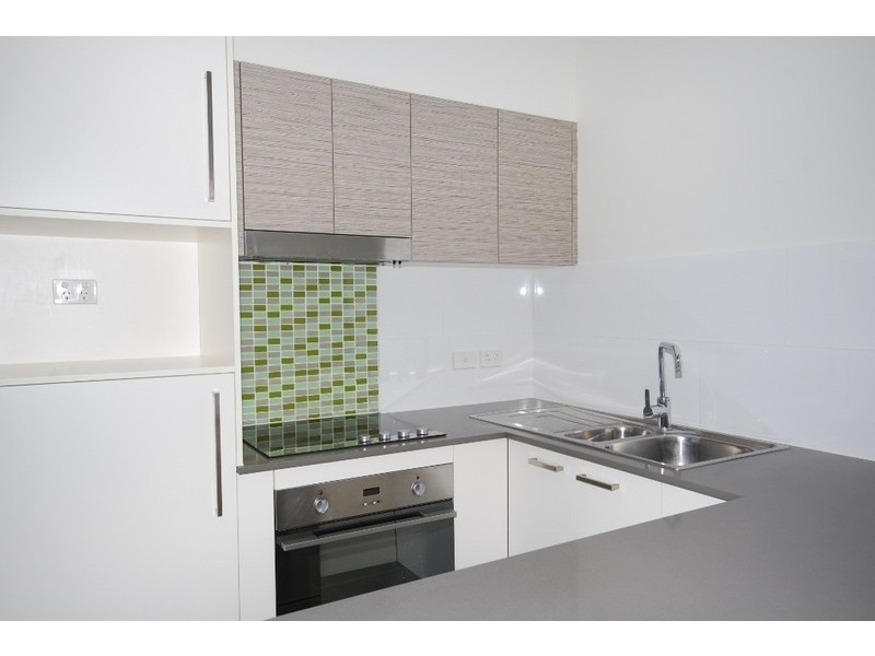 17/28 Carl Street, Woolloongabba QLD 4102