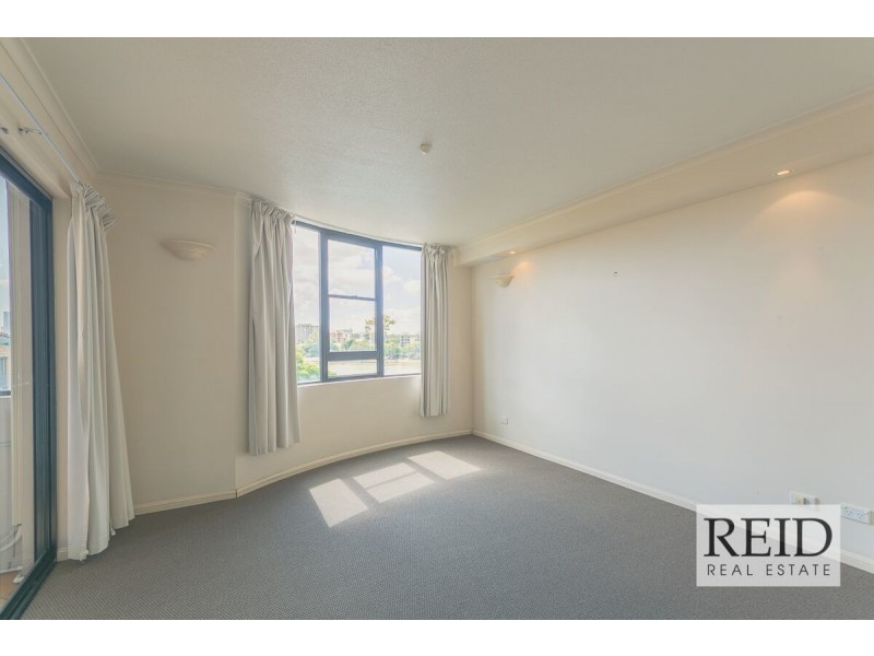 8/523 Coronation Drive, Toowong QLD 4066