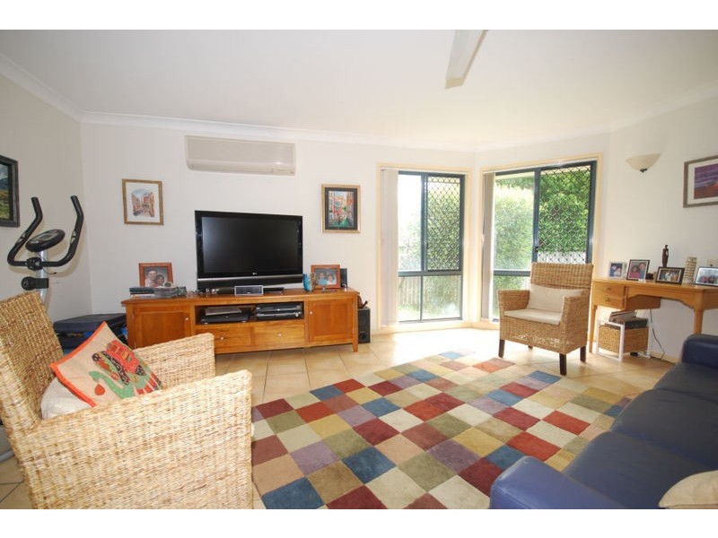 11 Edinburgh Close, Upper Kedron QLD 4055