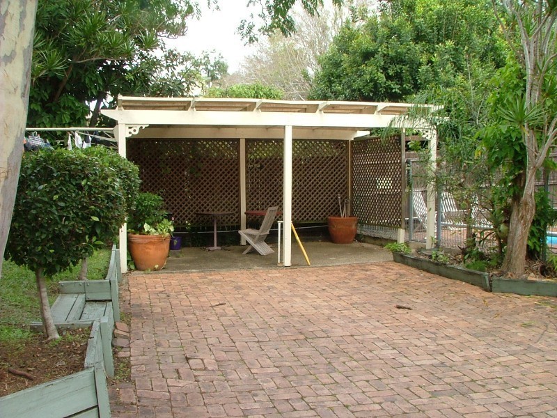 68 Lizzie St, Bardon QLD 4065