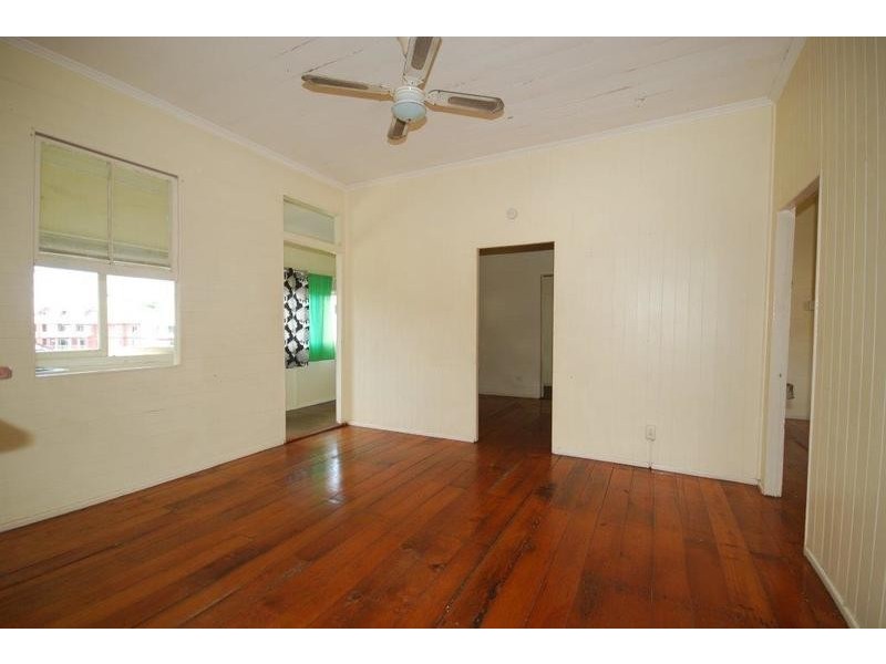 2/4 Ross Street, Woolloongabba QLD 4102