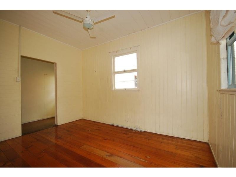 2/4 Ross Street, Woolloongabba QLD 4102