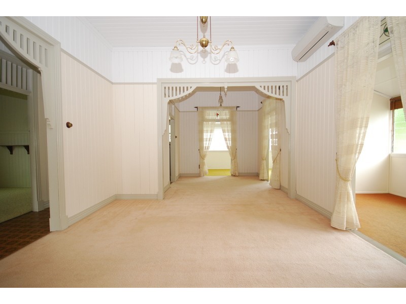 15 Holmesbrook St, Ashgrove QLD 4060