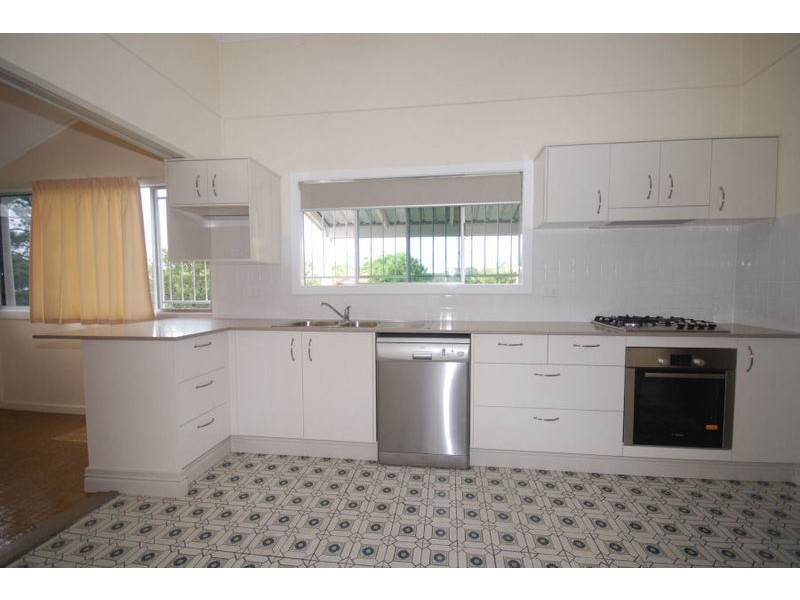 15 Holmesbrook St, Ashgrove QLD 4060